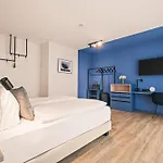 Motel42-temporary Living 3*