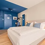 Motel42-temporary Living 3*