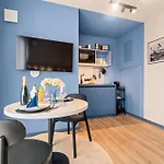 Motel42-temporary Living