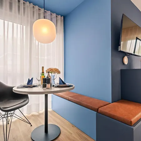 Motel42-temporary Living