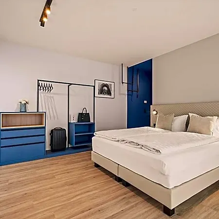 Motel42-temporary Living 3*