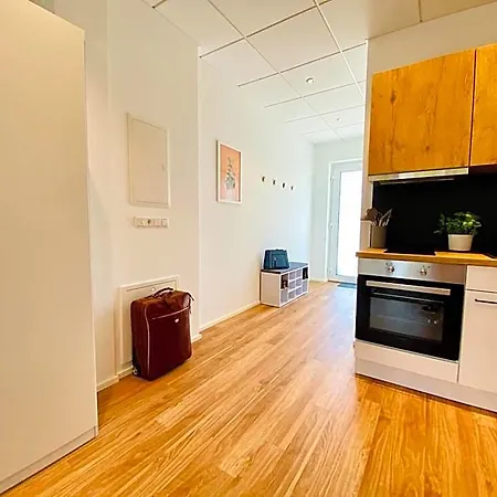 Hotel apartamentowy Motel42-temporary Living 3*