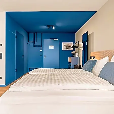Motel42-temporary Living 3*