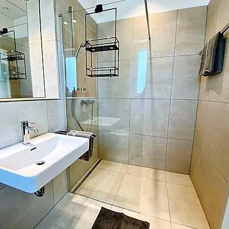 Motel42-temporary Living 3* Friedrichshafen