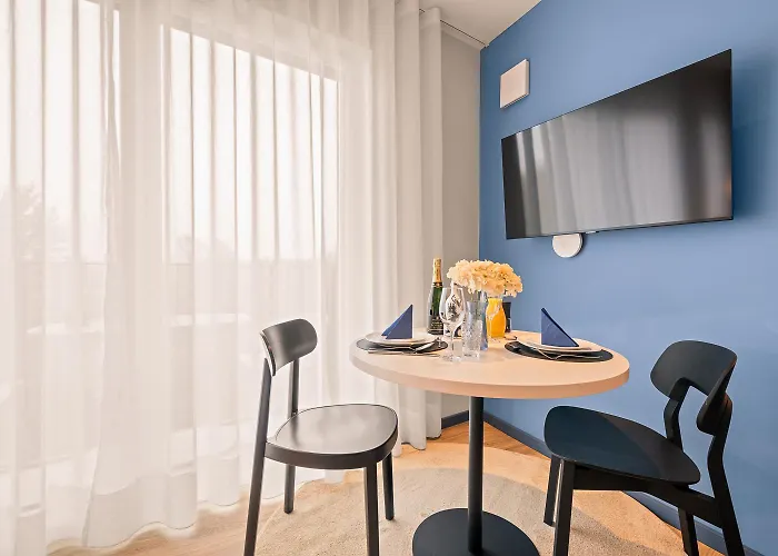 Motel42-temporary Living