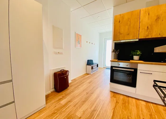 Motel42-temporary Living 3*